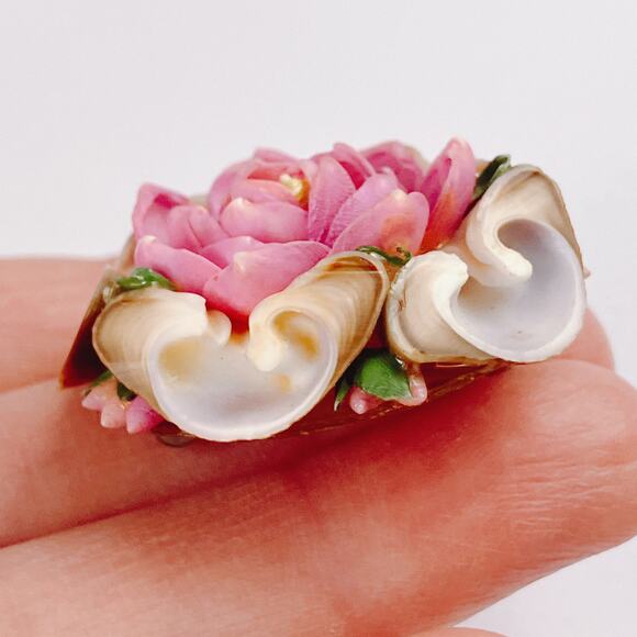Vintage 50s Shell Brooch Layered Pink Floral Mid Century Tropical Beach Jewelry - Picture 6 of 10